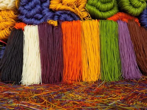 Mục sở thị làng làm bún khô ngũ sắc ở Cao Bằng