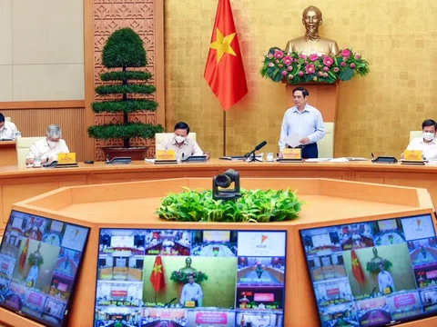 Thực hiện giãn cách xã hội nghiêm ngặt để kiểm soát được dịch bệnh sớm nhất