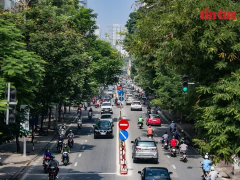 Hà Nội: Các tuyến phố 'thời trang' đìu hiu trong ngày đầu mở cửa trở lại