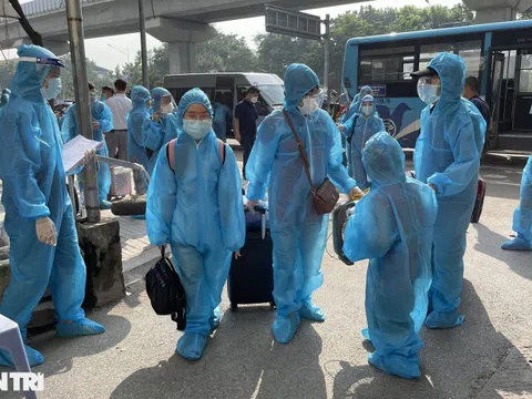 700 người dân ổ dịch lớn nhất Hà Nội trở về nhà sau nhiều ngày cách ly