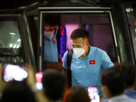 Tuyển Việt Nam lên đường sang UAE, chuẩn bị đấu Trung Quốc và Oman