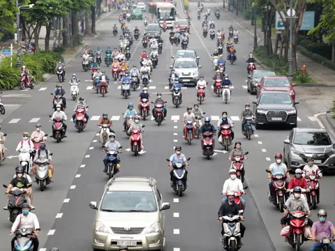 TP.HCM sáng đầu tuần sau nới lỏng giãn cách: “4 tháng rồi mới thấy xe cộ đông đúc trên đường”