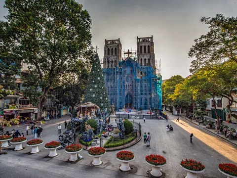 Nhà thờ Hà Nội khoác áo mới chờ đón lễ Giáng sinh