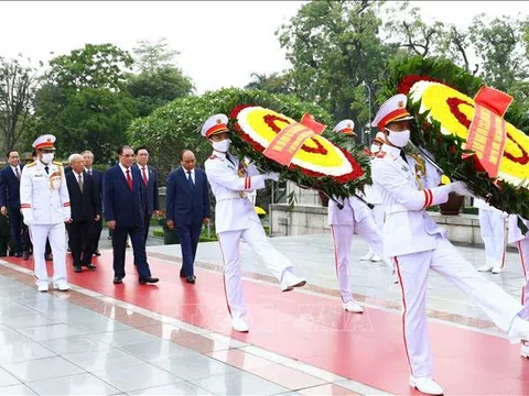 Lãnh đạo Đảng, Nhà nước vào Lăng viếng Bác