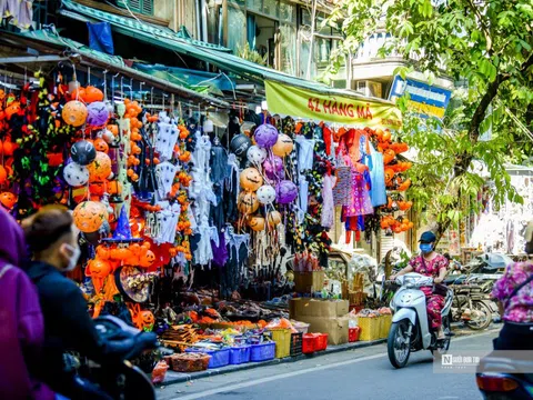 Hàng Mã ngập tràn đồ chơi kinh dị mùa Halloween