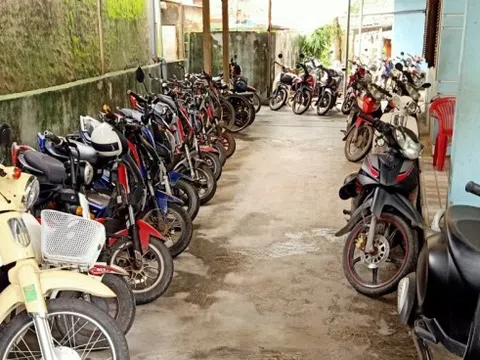 Đã bị lập biên bản xử phạt, không ít học sinh vẫn “chứng nào tật ấy”