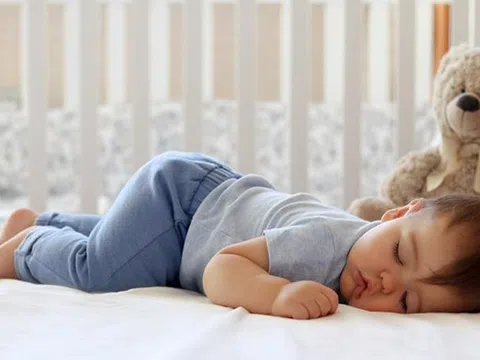 Trước khi ngủ hãy nói với con 4 câu này, con ngày càng hạnh phúc, thông minh