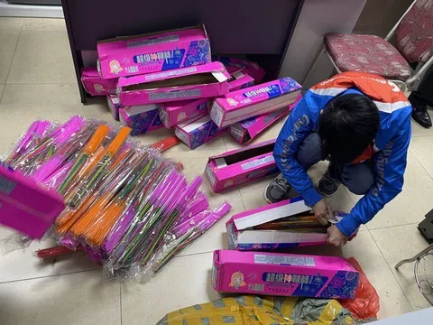 Hà Nội: Thu giữ hàng chục kg pháo nổ loại mới