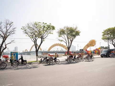 Thú vị khám phá không khí Tết Đà Nẵng trên xích lô