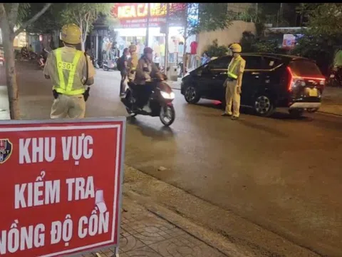 Cùng nhóm bạn bốn người uống 3 thùng bia, thanh niên vi phạm nồng độ cồn mức “khủng”