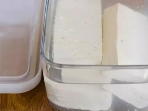 Đậu phụ ngâm trong thứ nước này, đảm bảo rán lên vàng ươm giòn rụm