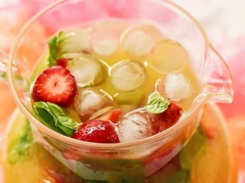 Hướng dẫn cách làm trà trái cây nhiệt đới giải nhiệt mùa hè