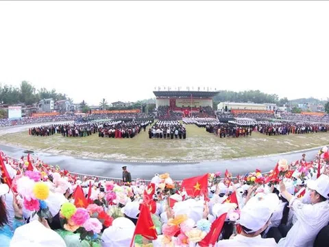 Lễ mít tinh, diễu binh, diễu hành Kỷ niệm 70 năm Chiến thắng Điện Biên Phủ: Viết tiếp những bản hùng ca