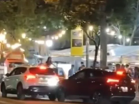 Cô gái lái xe ô tô tông vào xe khác trên phố đã đến công an trình diện