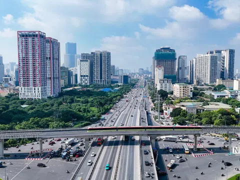 Lượng khách 7 ngày đầu của metro Nhổn - Ga Hà Nội cao gấp 2,3 lần Cát Linh - Hà Đông
