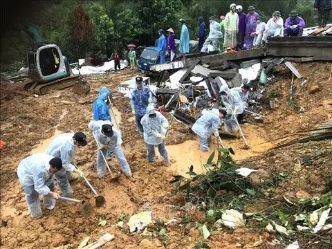 Vụ sạt lở nghiêm trọng tại Hà Giang: Gấp rút cứu người và thông tuyến giao thông