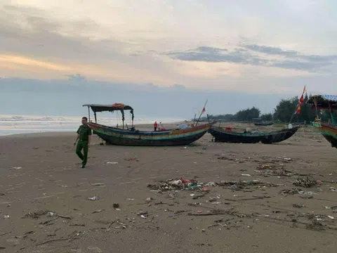 Tìm thấy thi thể hai học sinh mất tích khi ra biển chơi sau giờ tan học