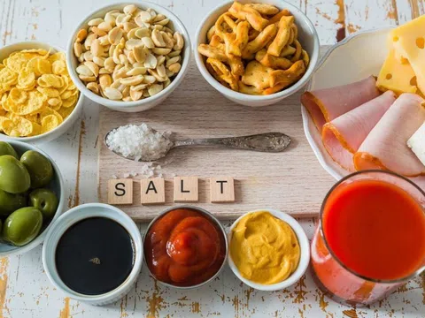 Cảnh báo: 6 thực phẩm hàng ngày khiến thận "bốc mùi", suy yếu nghiêm trọng