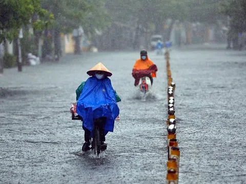 Bão Yinxing dự báo vào Biển Đông