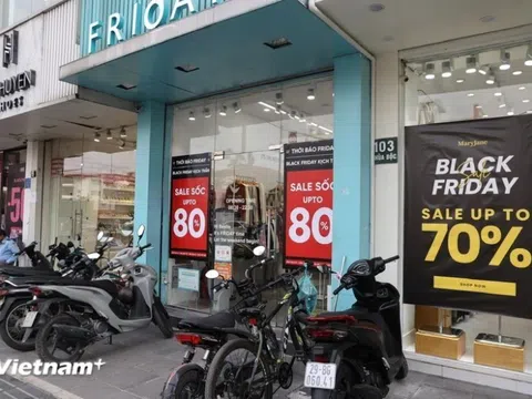 Mua sắm online "lên ngôi", Black Friday ngoài cửa hàng "vắng như chùa Bà Đanh"