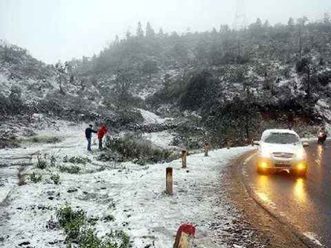 Miền Bắc rét đậm, áp thấp nhiệt đới trên biển Đông đang mạnh thêm