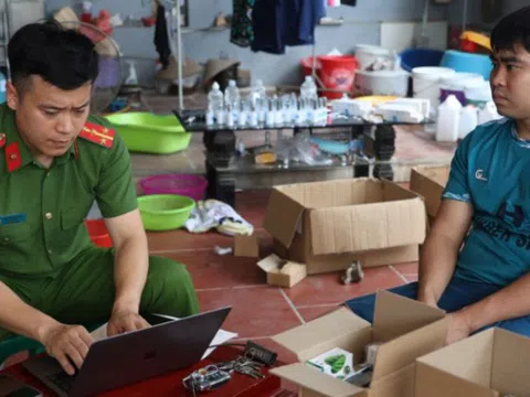 Lời khai của "ông chủ" xưởng sản xuất mỹ phẩm giả phân phối bán hàng trăm nghìn đơn trên Shopee, Tiktok