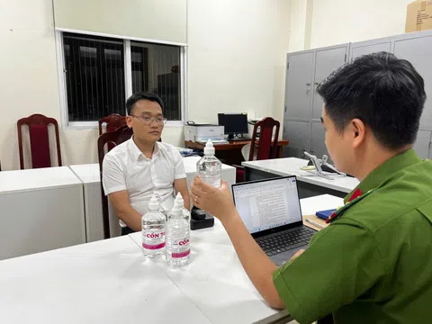 Hà Nội: Phó Chủ tịch thị trấn Chúc Sơn sản xuất hàng giả