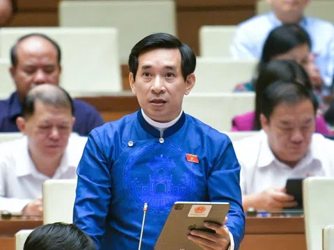 Đại biểu đề xuất dùng trụ sở dôi dư sau sáp nhập làm nơi đỗ xe công cộng