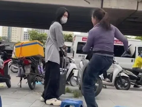 Phạt 2,5 triệu đồng người phụ nữ bán nước đuổi cô gái khi đang đứng trên vỉa hè chờ xe ở Mỹ Đình