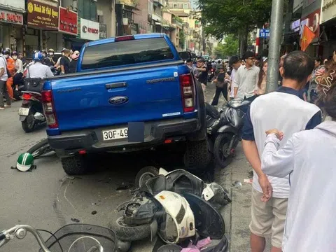 Vụ ô tô tông 9 xe máy ở Hà Nội: Gây tai nạn ngay khi nhận chìa khóa từ chủ cũ