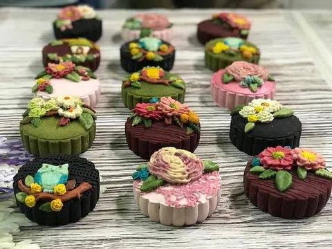 Bánh trung thu handmade hút khách bởi vẻ ngoài "độc, lạ"