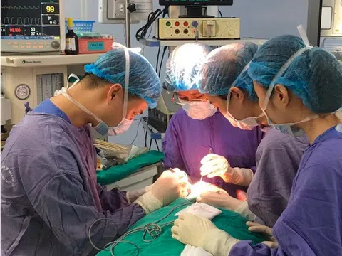 Hà Tĩnh: Nam thanh niên bị gần 40 viên đạn găm trên mặt