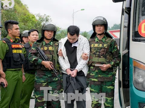 Bàn giao 380 người Trung Quốc trong đường dây đánh bạc tại cửa khẩu Hữu Nghị