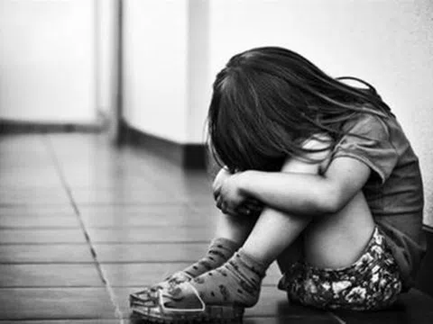 `Cưng nựng` khác `Xâm hại`: Ông Nguyễn Hữu Linh biết hay giả vờ không biết?