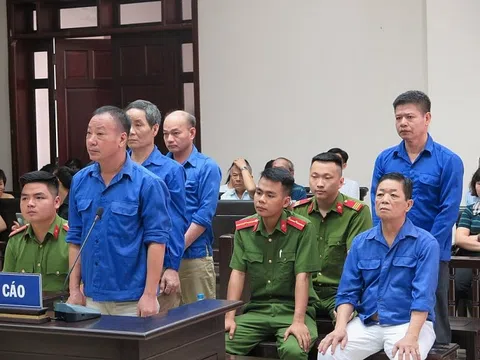 Xét xử Hưng 'kính' cùng đồng phạm cưỡng đoạt tài sản tại chợ Long Biên