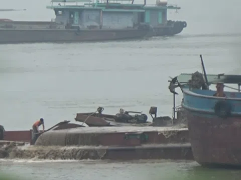 Hà Nội: 'Cát tặc' vẫn nhởn nhơ?