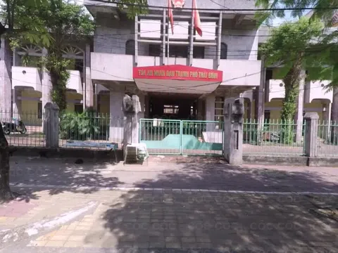 Cựu phó phòng cảnh sát và đồng bọn xâm hại tập thể nữ sinh lớp 8 sắp hầu tòa