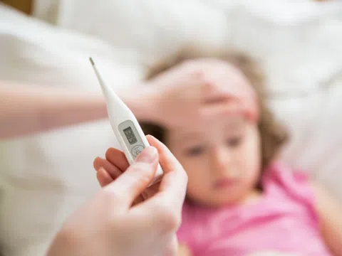 Sốt xuất huyết vào mùa và 10 triệu chứng bạn cần lưu ý