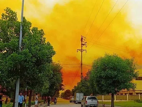 Hải Dương: Khói vàng bao phủ KCN Phúc Điền, dân lo lắng ô nhiễm môi trường