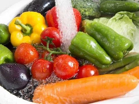 5 cách rửa rau chẳng những không sạch mà còn có thể 'rước' bệnh vào người