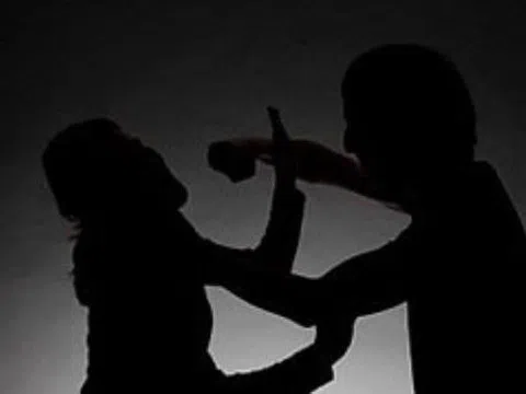 Báo động đạo đức xuống cấp và sự gãy đứt văn hóa gia đình