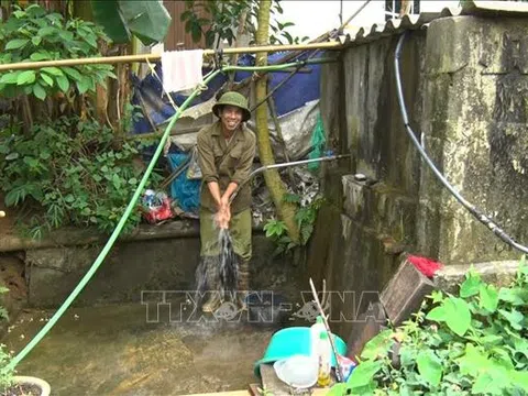 Người dân vùng cao Hòa Bình "khát" nước sạch