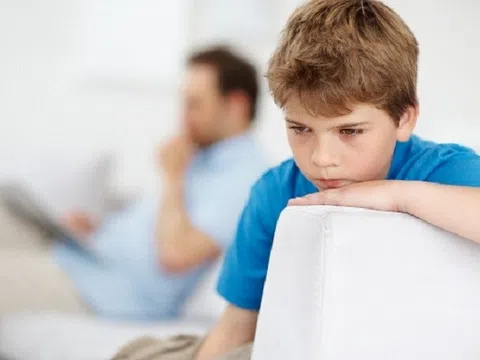 5 triệu chứng tâm lý chứng tỏ trẻ đang thiếu thốn tình cảm