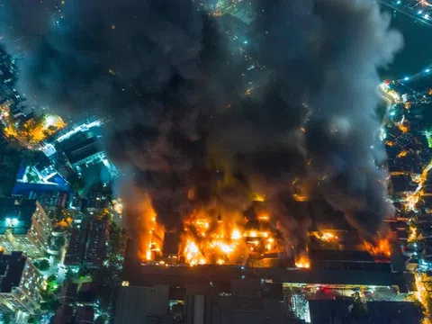 Hé lộ nguyên nhân ban đầu vụ cháy kinh hoàng ở công ty Rạng Đông