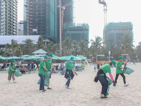 Hơn 600 bạn trẻ ở Đà Nẵng cùng nhau làm sạch bãi biển