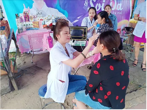 Rộn ràng chương trình thăm khám và soi da miễn phí tại Thái Bình