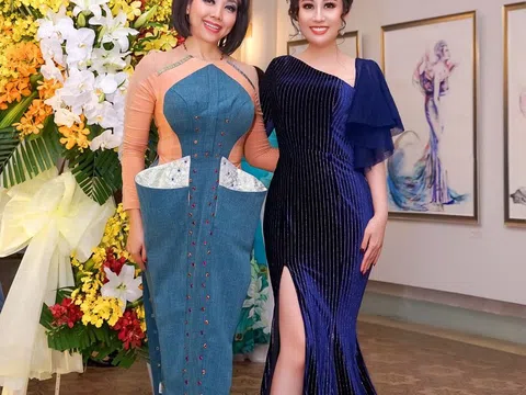 Nữ hoàng Kim Trang kiêu sa lộng lẫy đi dự triển lãm tranh của NTK Quỳnh Paris