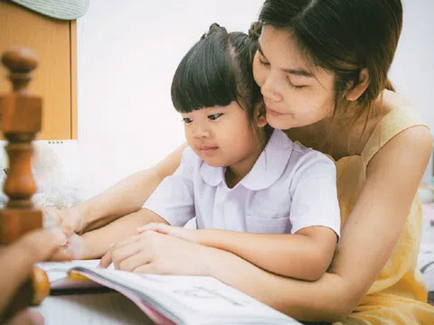 Trò chuyện với con khi trẻ lên 4