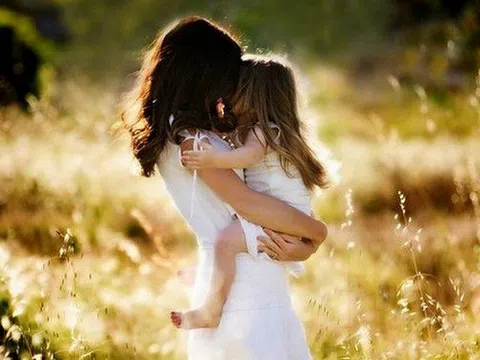 Phụ nữ Việt hiện đại nói gì về câu chuyện "con vào đại học sẽ ly hôn"?