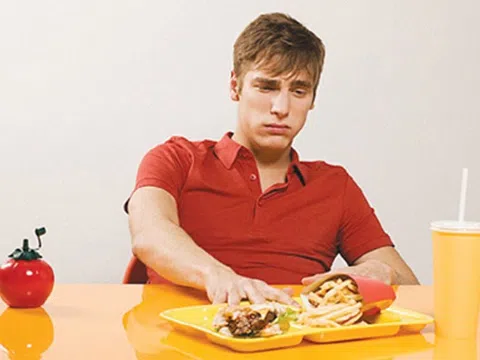 Đầy hơi, chướng bụng - dấu hiệu cảnh báo bệnh nguy hiểm, thậm chí ung thư